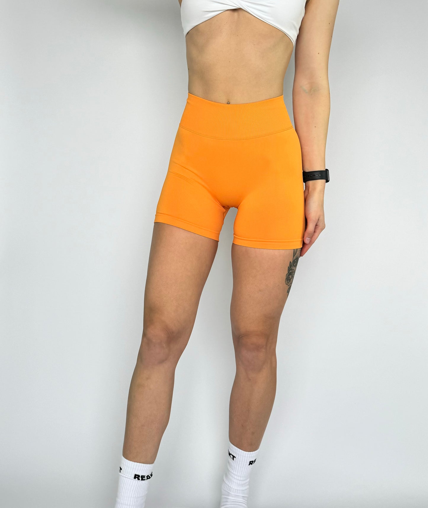 ELEVATE SHORTS - TANGERINE