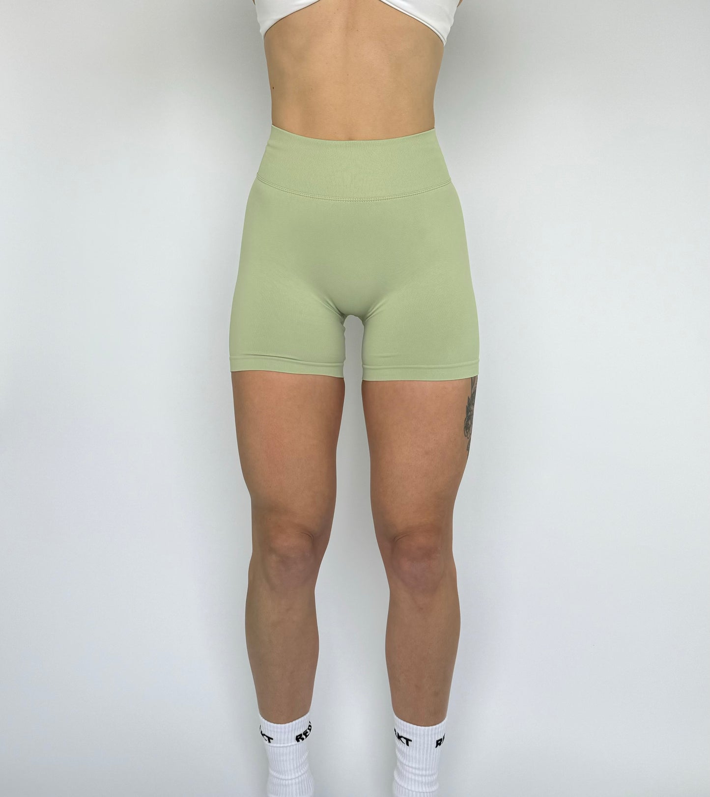 ELEVATE SHORTS - PISTACHIO